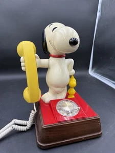 Rotary Phone Snoopy TURNING HEAD and Woodstock Peanuts Snoopy 1976 Small Crack - Picture 1 of 10