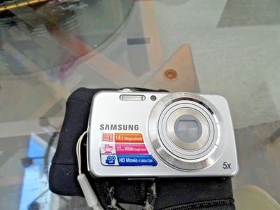 SAMSUNG PL20 14.2 MEGAPÍXELES 27X ZOOM COMPACTO PAQUETE DE TRABAJO LISTO PARA DISPARAR Foto 1 de 4