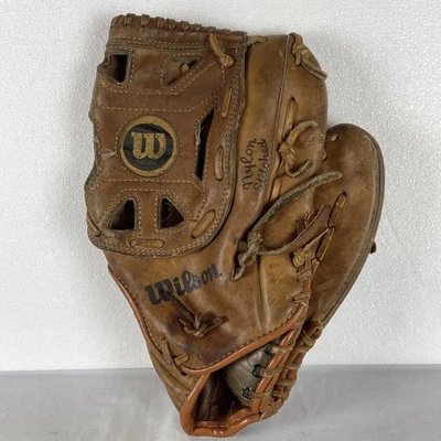 Vintage Wilson A2240 10 1/2 in. RH George Brett baseball glove-quality leather - Image 1 of 4