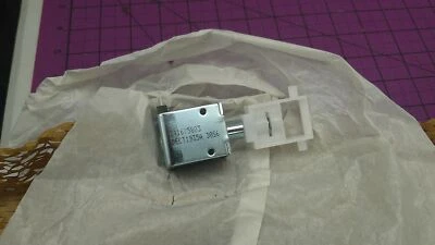 241675704 - Solenoide para refrigerador Electrolux genuino OEM Frigidaire Foto 1 de 4