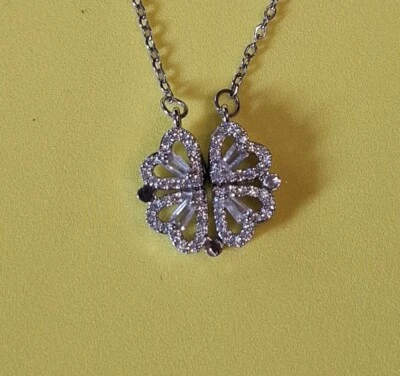 COLLANA DONNA  GIROCOLLO COLORE ARGENTO PENDENTE QUADRIFOGLIO APRIBILE (B7) - Immagine 1 di 4