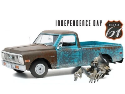 Highway 61 18021 1/18 Independence Day ID4 1971 Chevy C10 w Alien Figure Diecast - Image 1 of 3