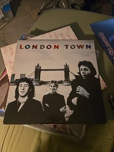 PAUL MCCARTNEY & WINGS - LONDON TOWN - 1978 CAPITOL LP - (VG/VG) Winchester - Picture 1 of 6