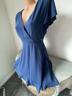 Vestido Pepe Jeans PATRIZIA Crepé Línea A Sobrepelliz Cuello en V Imitación Envoltura Italia Azul Foto 1 de 4