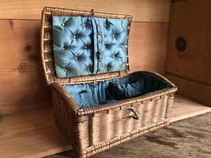 Petit panier à couture ancien en osier tressé. - Foto 1 di 24