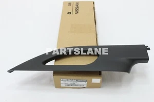 Nissan Pathfinder OEM Front Left Roof Rack Side Rail End Cap Cover 73831-ZL20B - Foto 1 di 2