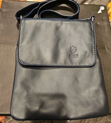 Elegant Vera Pelle Navy Crossbody Bag Italian Leather. - Image 1 of 4