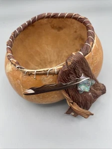 Handgefertigter Kürbiskorb mit Feder und Abalone Muschel Verzierung. 5 zoll - Bild 1 von 8