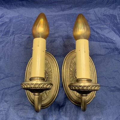 Pair of high quality heavy brass Spanish revival antique sconces 8C - Image 1 of 4