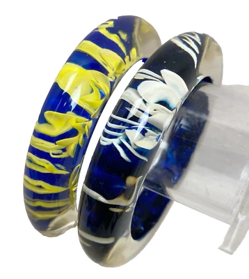 Betsey Johnson bracelets In the Navy blue Lucite yellow wht flowers signed pair - Image 1 of 4