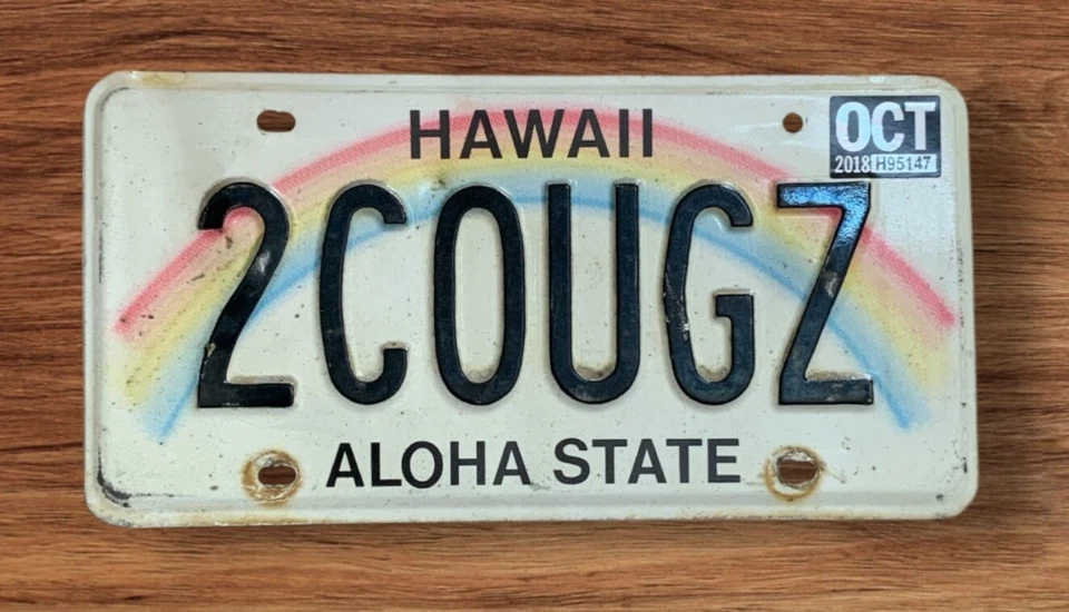 MATRÍCULA AUTOMÁTICA TOCADOR ARCO IRIS GRÁFICO HAWAIANO "2 COUGZ" DOS PUMAS PUMA Foto 1 de 1