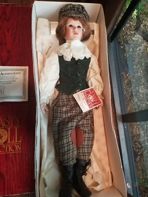 全新 Cypress Gardens 标签 Dynasty Doll Collection 瓷器 "HEATHER" 娃娃 ~ 22"  — 第 1/4 张图片