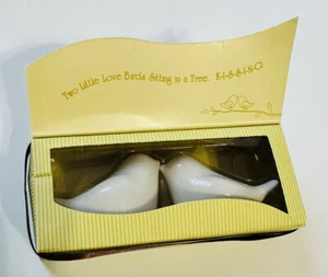 Vintage Kate Aspen Kissing Love Birds Salt & Pepper Shaker Set - Picture 1 of 6