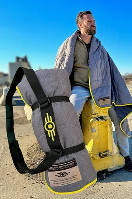 Fallout Vault-Tec General Issue Survival Blanket Outdoor Decke Neu&OVP - Bild 1 von 4