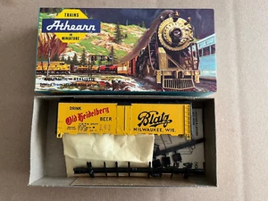 Athearn HO Scale Kit 1603 Blatz Beer Milwaukee Wis. Refrigerator Car URTX - Picture 1 of 4