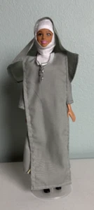 Barbie Mattel 2015 como hermana Mary Sarah monja católica muñeca Orden de corazones gemelos - Imagen 1 de 5