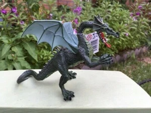 GREEN DRAGON von Safari Ltd / 60445 / Spielzeug / NICHT MEHR ERHÄLTLICH  - Bild 1 von 1