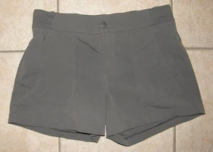 Athleta graugrün Gr. 8 Freizeitkleidung dehnbare Shorts Reißverschlusstaschen AUSVERKAUF - Bild 1 von 5