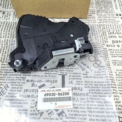 NUEVO Actuador eléctrico de bloqueo de puerta delantero derecho lado del pasajero para Toyota RAV4 Lexus EE. UU. Foto 1 de 2