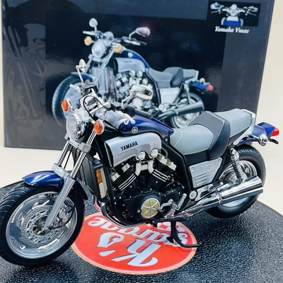 MINICHAMPS 1/12 Yamaha Vmax 1200 Blue 1993 3JP V-Boost Classic Bike 122163700 - Image 1 of 4