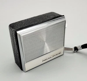 Realtone 8-transistor micro radio model 1800. (604 in Japan). Very nice cond. - Picture 1 of 12