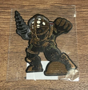 BioShock Big Daddy Caja de Botín Exclusiva Nueva 6"" Parche de Hierro - el traje brilla - Imagen 1 de 3