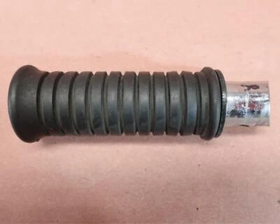 Clavija trasera izquierda pasajero Kawasaki Vulcan 1700 Vaquero VN1700 2009-2016 Foto 1 de 4