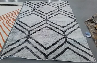 Alfombra MARFIL/CARBÓN 6'-0" x 9'-0" defecto, precio reducido 1172771903 ADR253B-6 Foto 1 de 4