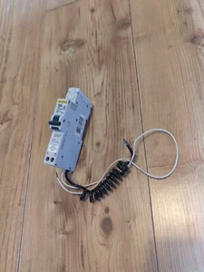 KQE C20 SQUARE D 20 AMP CURVE C 10kA 30mA RCBO TYPE AC KQE 120C031 , SENT FAST - Picture 1 of 4