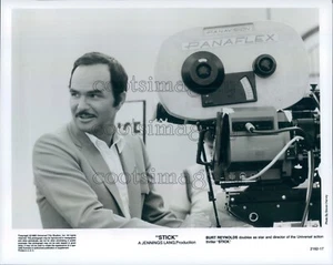 1985 Pressefoto gefeierter Filmregisseur Burt Reynolds - Bild 1 von 2