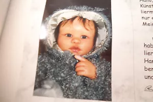 Bambola bambino originale Ruth Kunz Katja Schneider 2001 tuta coniglio argilla polimero OOAK - Foto 1 di 12