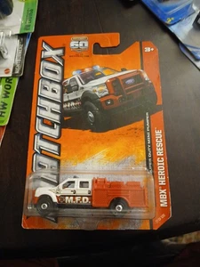 Matchbox FORD F-550 SUPER DUTY MINI PUMPER 2013 bianco 77/120 GRANDE CARD Heroic - Foto 1 di 2