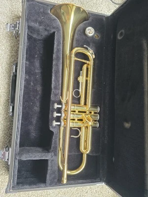 Trompeta Yamaha YTR 2335 BB con estuche rígido instrumento musical de Japón Foto 1 de 4