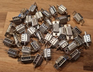 5 Stück D-Sub Stecker 9 polig Stiftleiste mit Lötanschluss Kelch - Bild 1 von 1
