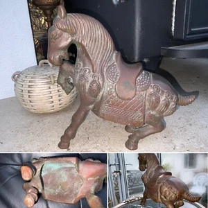 👀 RÉPLICA RARA CHINA DE CABALLO DE GUERRA TANG FIGURA DE BRONCE LATÓN PESO DE ESCRITORIO ¿Antigua? - Imagen 1 de 12