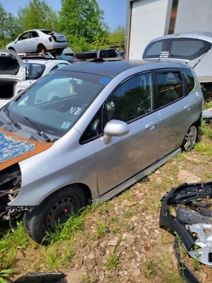 HONDA 2007 Fit- OEM First Gen Fender Passenger /driver side JDM - Image 1 of 4