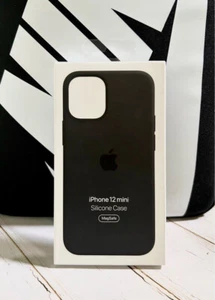 FUNDA ORIGINAL APPLE IPHONE 12 MINI SILICONA CON MAGSAFE - NEGRA - Imagen 1 de 3