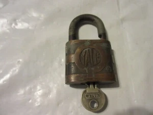 Vintage Yale Clover Lock Padlock With Key Yale & Towne Mfg Metal Brass Hardware - Picture 1 of 21