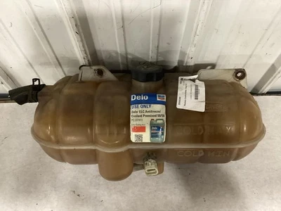 Botella de desbordamiento de radiador Freightliner Columbia 120 1996-2020 - usada Foto 1 de 4