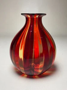"Florero vintage de cristal artístico a rayas rojas soplado a mano de Murano 6"" x 5""" - Imagen 1 de 11