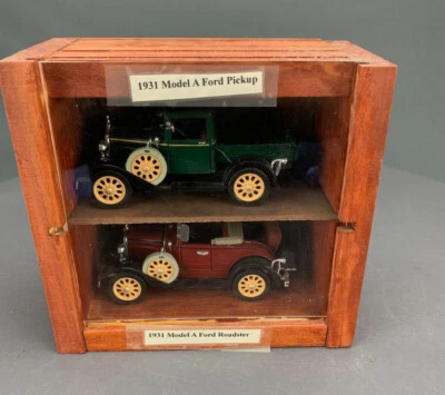 Camión Ford Modelo A 1:32 National Motor '31 y Roadster con caja de exhibición personalizada D1696 Foto 1 de 4