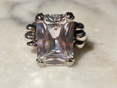 Anillo de plata 925 corte esmeralda circonita cúbica cristal acento caviar Foto 1 de 4