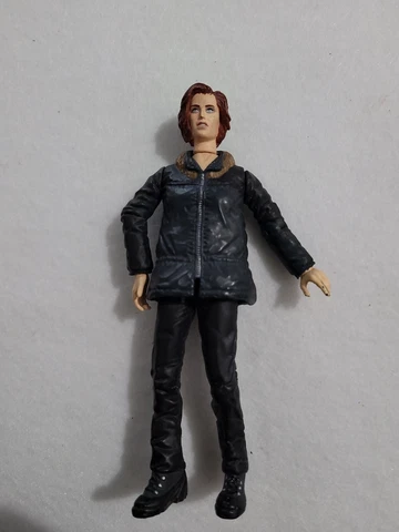 1998 The X-Files Movie Arctic Agent Scully 5.5" Action Figure McFarlane Toys V Cover