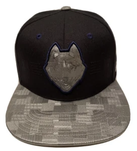 Zephyr NCAA UCONN Huskies RARE "Iron Tile" Flat Bill SnapBack Hat BRAND NWT - Picture 1 of 6