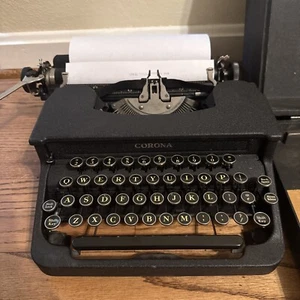 Macchina da scrivere portatile Corona anni '30 piatta nera "leggi" L. C. Smith Corona - Foto 1 di 24