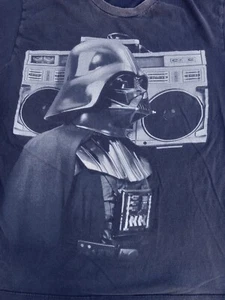 STAR WARS Boombox Darth Vader Medium t Tee Shirt M USA Materials cloth tags 31 - Foto 1 di 10