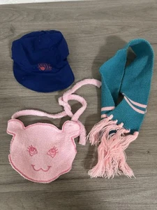 Bufanda sombrero y babero vintage para muñeca bebé - Imagen 1 de 5