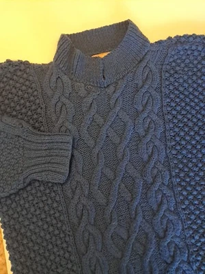 Suéter de Colección Menafra Bergdorf Goodman 100% Lana Pescador Tejido con Cable Talla L Azul Foto 1 de 4