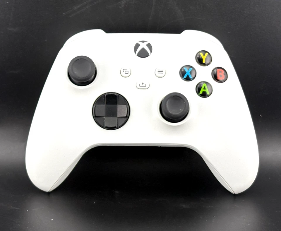 Official Xbox Series X & S Wireless Controller - Robot white - Image 1 of 4