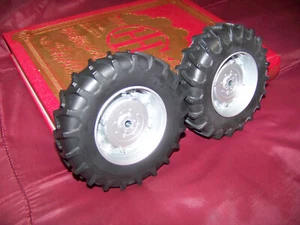 Parts, Prestige Case IH 2594 rear wheels, 1/16, Ertl, Metal rims, Nice, custom - Picture 1 of 2
